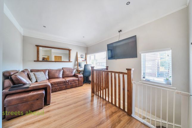 80B, Brighton Road, Coulsdon photo 4