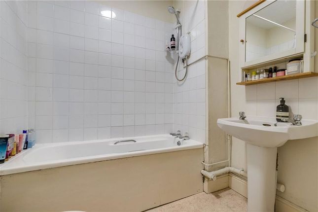 TFF, 176, Northcote Road, London photo 4