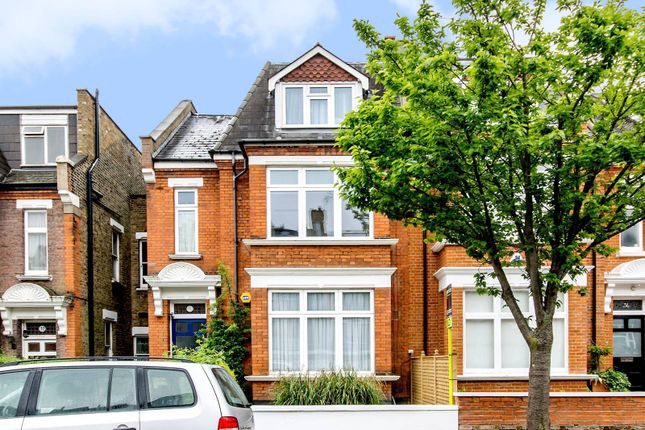 Flat to rent in Dyne Road, Kilburn, London