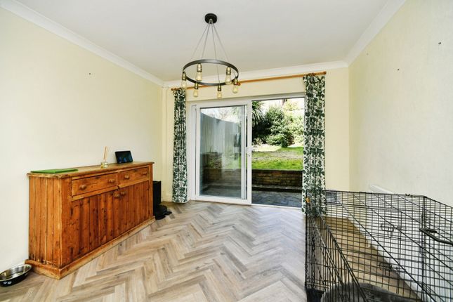 48, Dale Crescent, East Sussex photo 4