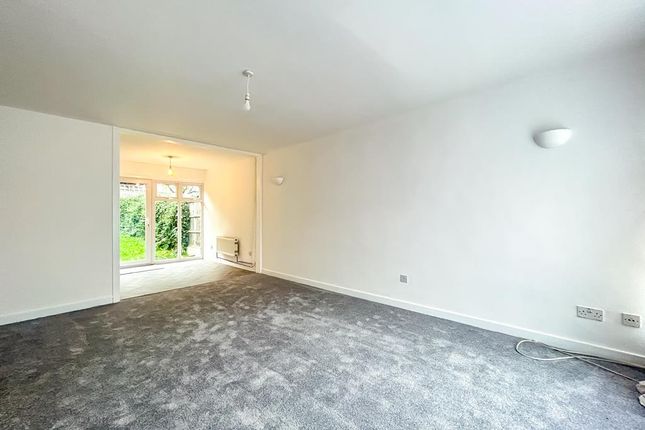 6, Saffory Close, Leigh-on-Sea photo 4