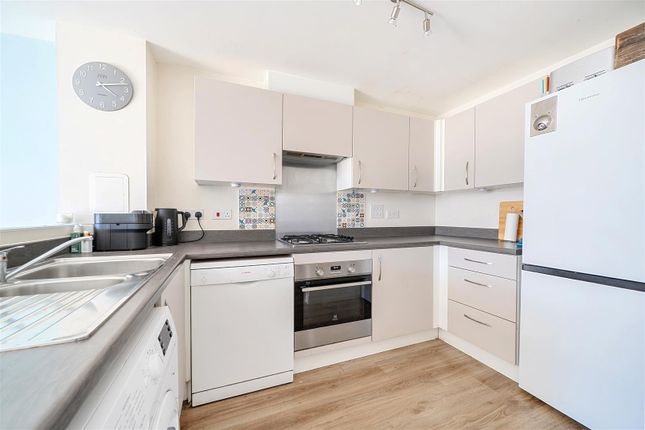 14, Matthews Avenue, Maidstone photo 4