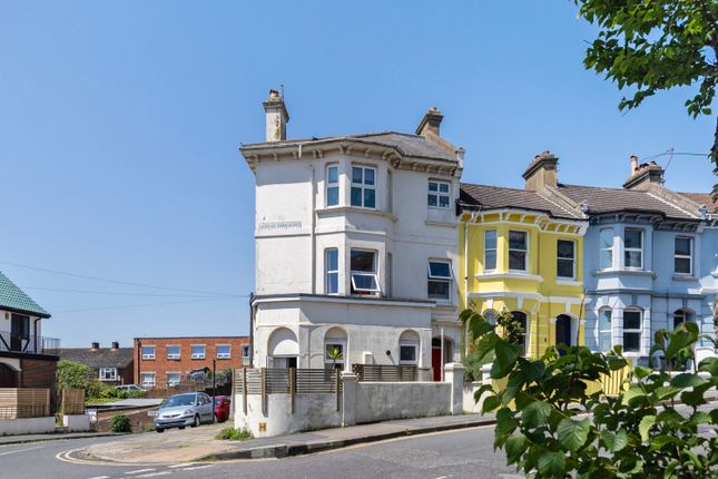 Thumbnail Flat for sale in Queens Park Road, Brighton