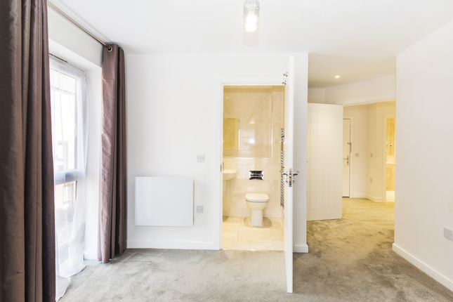 Flat to rent in 2 Bed 2 Bath New Build Style Apt, Green Oak House, Ark Avenue, Borehamwood