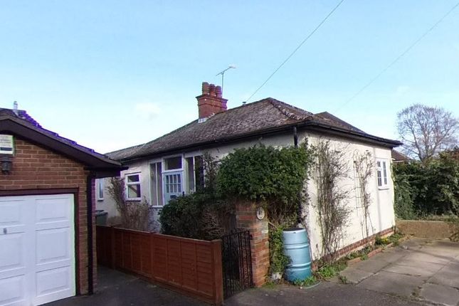 2-bed bungalow on 41, Kings Barn Lane, Steyning, £170,000