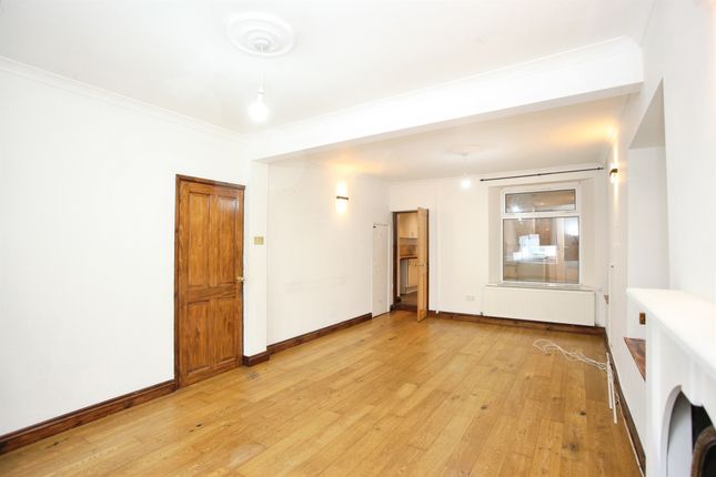 30, Parc Terrace, Caerphilly photo 4