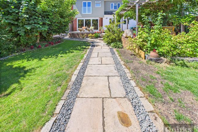 19, Sandown Road, Wickford photo 2