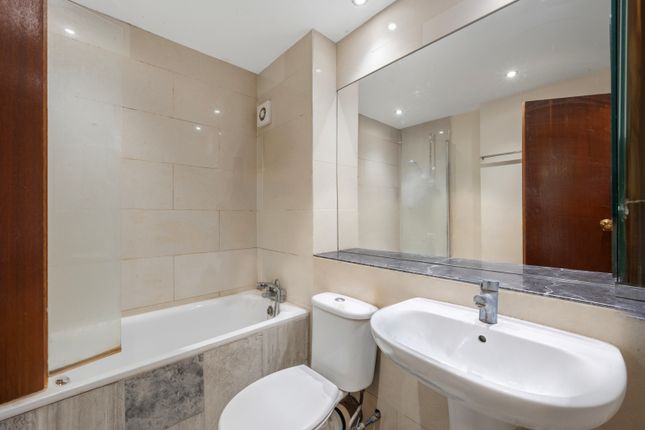4, Kipling Drive, Wimbledon photo 4
