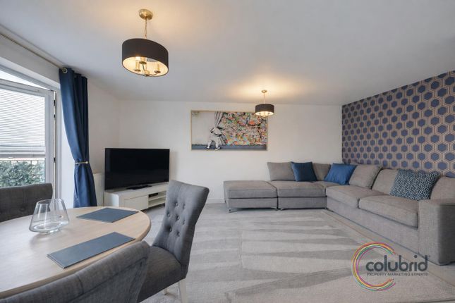 16, Meadow Drive, South Ockendon photo 4