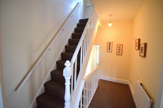 2a Harlestone Road, Northampton photo 4