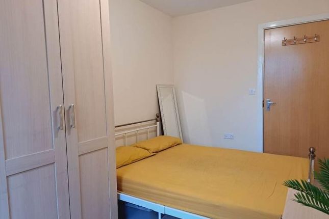 Studio house on South Croydon, London, £950/mo