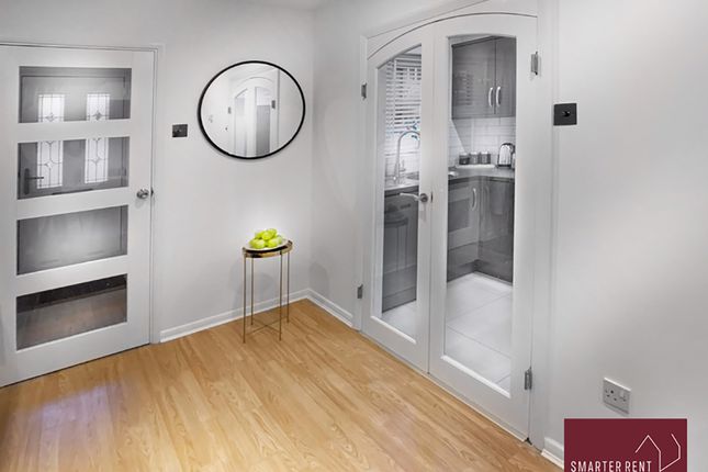 9, Saffron Court, Farnborough photo 2