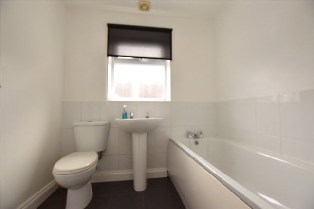 Bungalow to rent in Brockley Crescent, Romford
