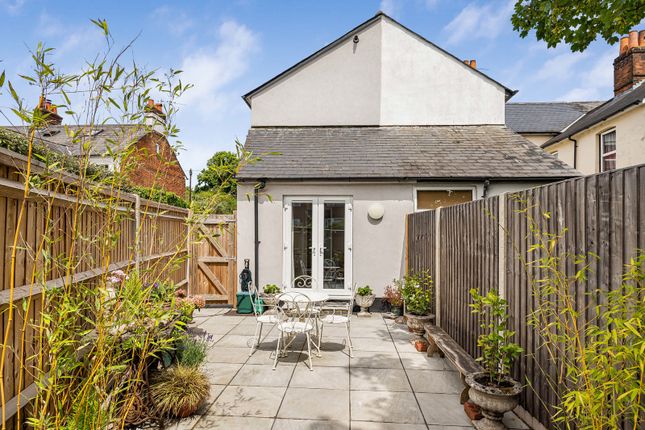20, Guildford Road, Farnham photo 4