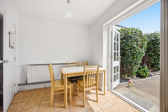 30, Ashwood Avenue, Hillingdon photo 4