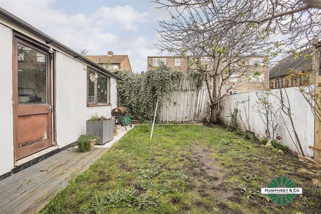 End terrace house for sale in Manning Road, London