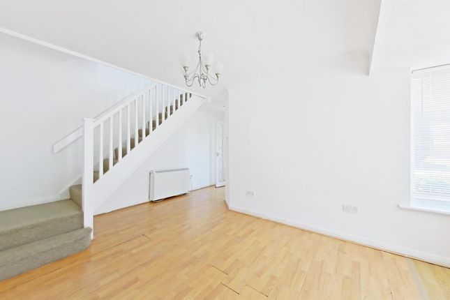 29, Yeates Drive, Sittingbourne photo 4