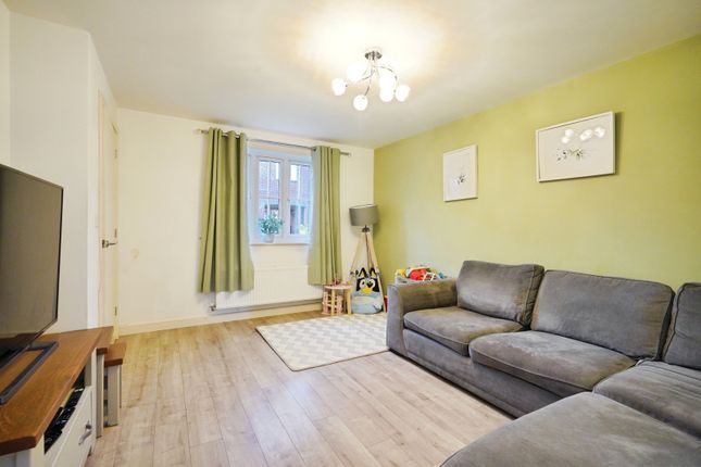 27, Coronet Drive, Leicestershire photo 3