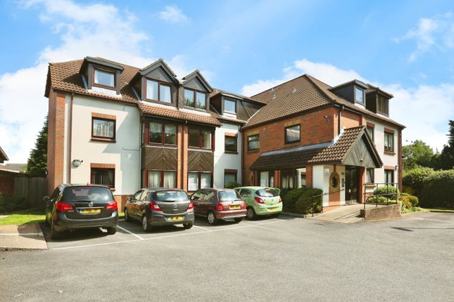 Flat for sale in Bitterne Road East, Southampton, Hampshire