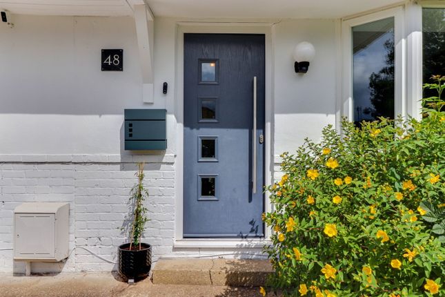 48, Hilley Field Lane, Leatherhead photo 3