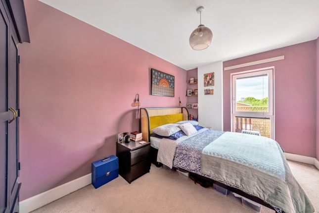 Flat for sale in Coopers Road, London