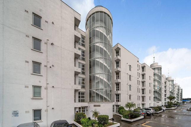 Thumbnail Flat for sale in Barrier Point Road, Silvertown, London