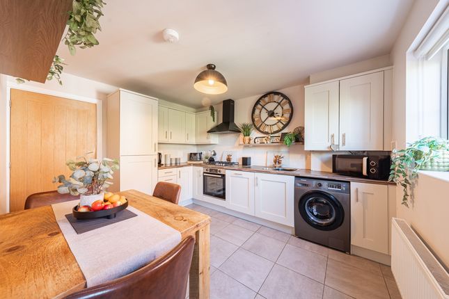 21 Marston Drive, Markfield photo 4