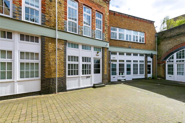 Thumbnail Flat for sale in Blake Mews, High Park Road, Kew, Surrey