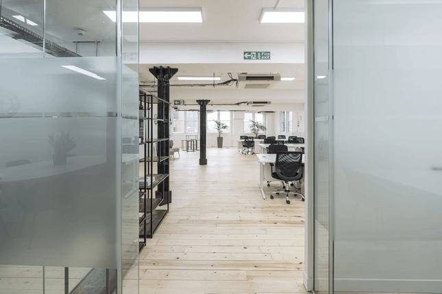 Office to let in City Rd, London
