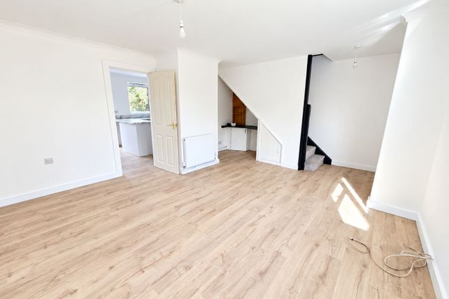15 Alen Square, Staplehurst photo 3