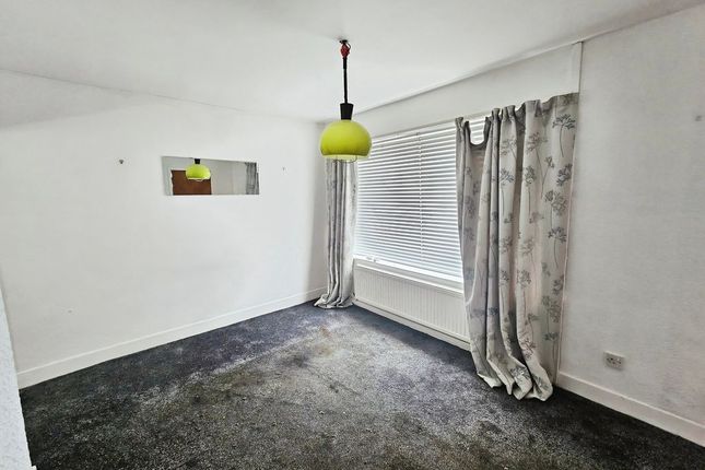 12, Cleaswell Hill, Choppington photo 3