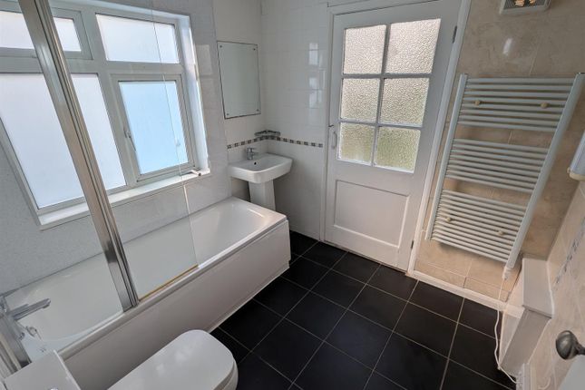 Flat 3, 15, Clifton Street, Brighton photo 4