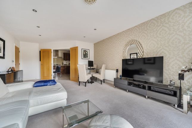 15, South Riding, Maidenhead photo 4