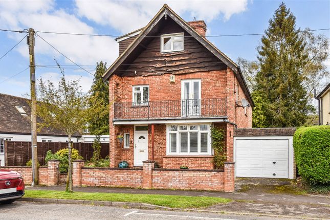 Thumbnail Detached house for sale in New Road, Midhurst