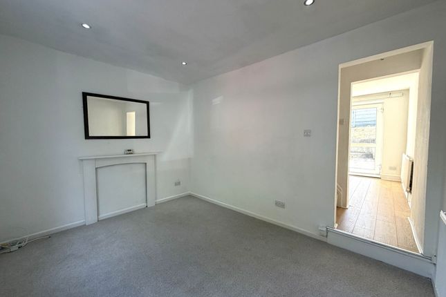 16, Prospect Place, Dover photo 3