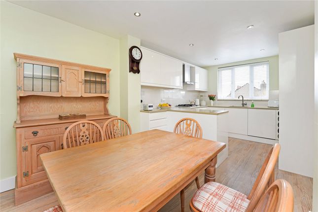 Flat for sale in Kenilworth Avenue, London