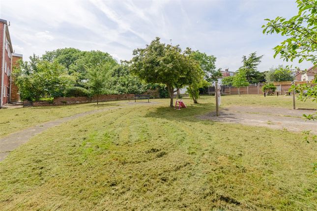 Prospect Road, Woodford Green photo 2