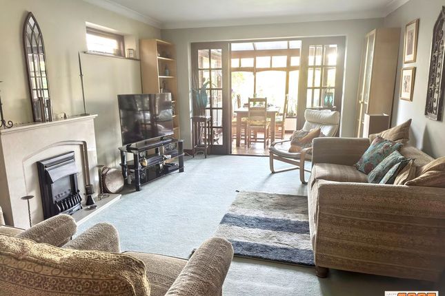 17a, Sea Grove Avenue, Hayling Island photo 2