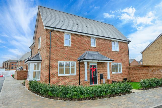 Thumbnail Semi-detached house to rent in Gatehouse Crescent, Wallingford