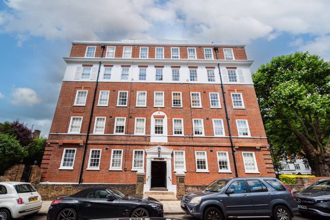 Flat to rent in Hill Road, St John's Wood, London