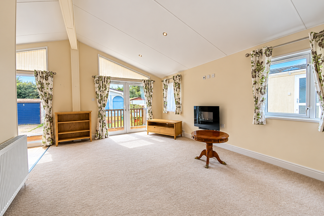 Stone Valley Court, Lincoln photo 2