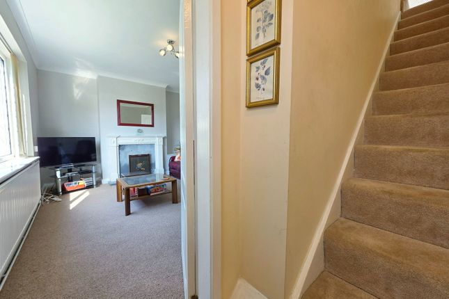 2, Park Avenue, Barnsley photo 5