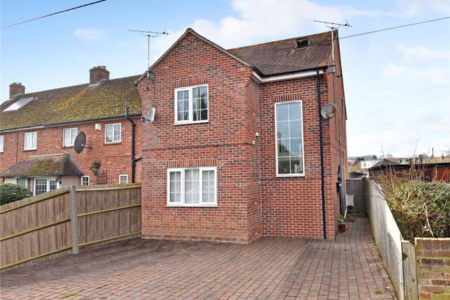 Thumbnail Flat to rent in Baily Avenue, Thatcham, Berkshire