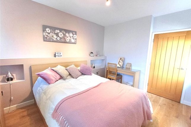 Flat 3, 26-28, Mary Street, Porthcawl photo 5