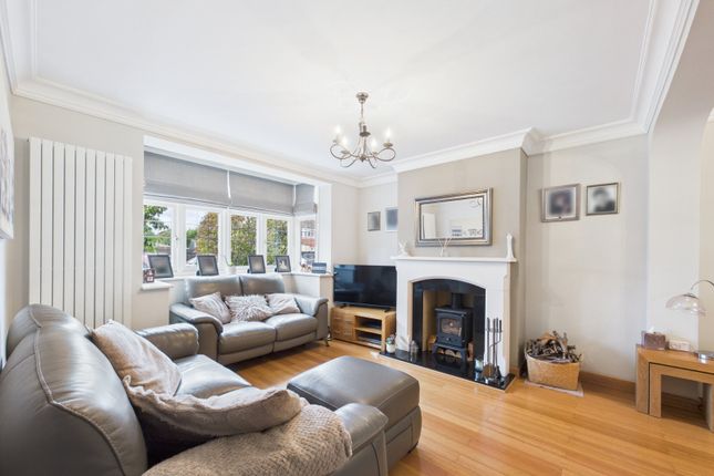 27, Selby Road, Surrey photo 2
