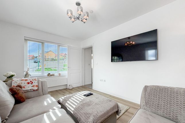24 Kiln Field Drive, Caerphilly photo 4