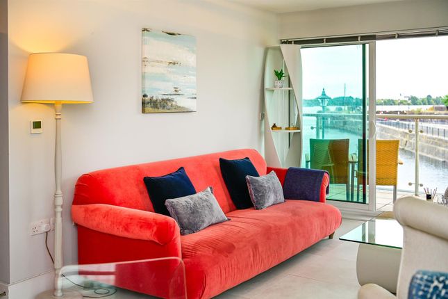 2 Harbour Point, Stuart Street, Cardiff photo 5