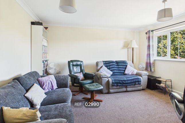 Clearwing Close, Ipswich photo 3