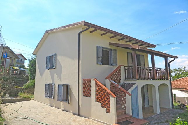 Detached house for sale in Lucca, Minucciano, Italy