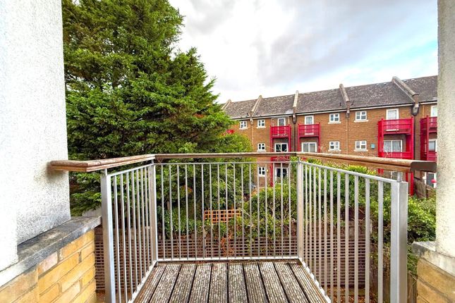 6, Helion Court, London photo 4